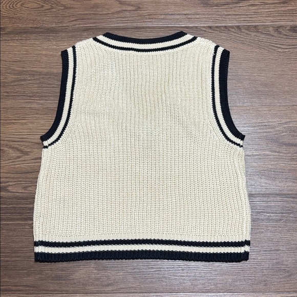 H&M Beige and Black Knit Sweater Vest - Picture 3 of 6